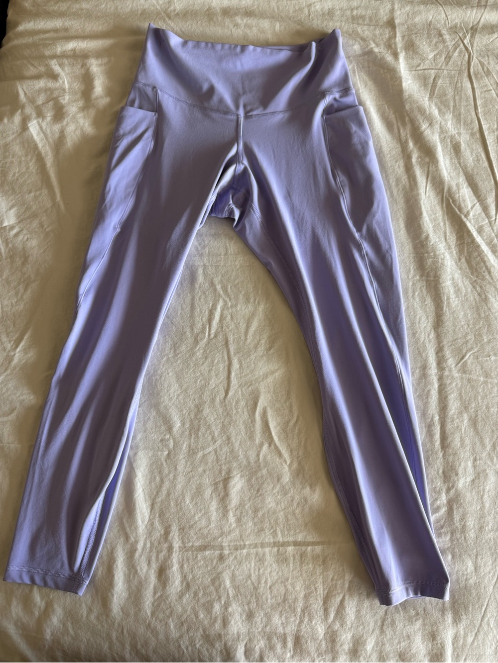 High-Waist Lavender Active Leggings with Side Pockets